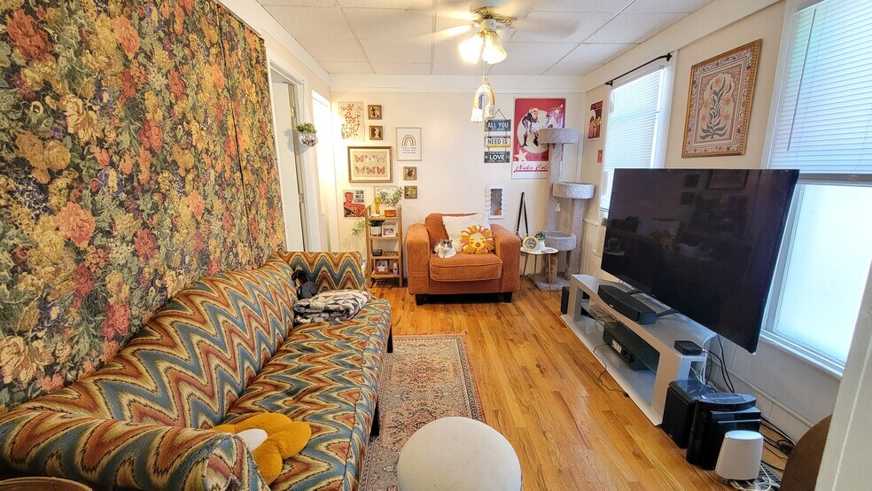 Building Photo - 1324 Vermont St