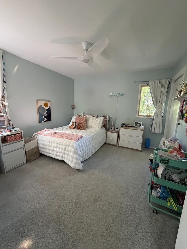 Building Photo - Spacious Pet-Friendly 4BR Home Near Downtown & UVA