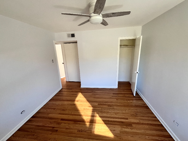 Building Photo - 3623 W Foster Ave