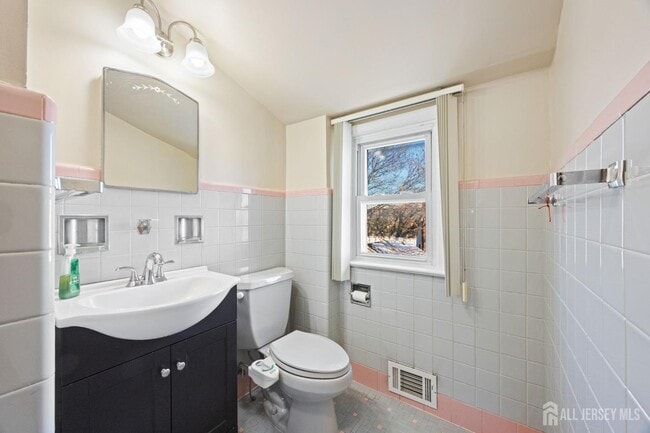 Building Photo - 298 Newark Ave