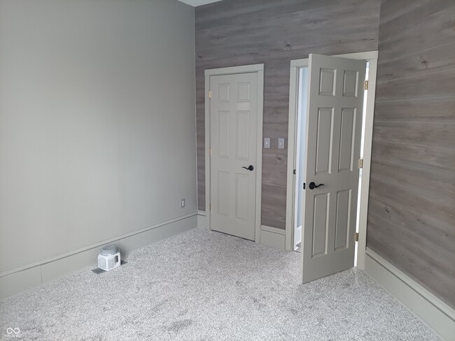 Building Photo - 404 W North St