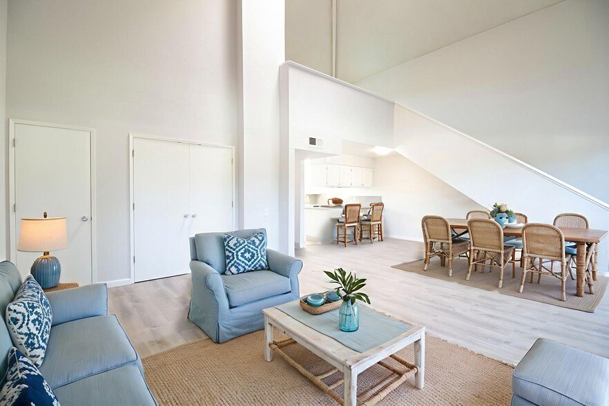 Interior Photo - Riverside Gardens