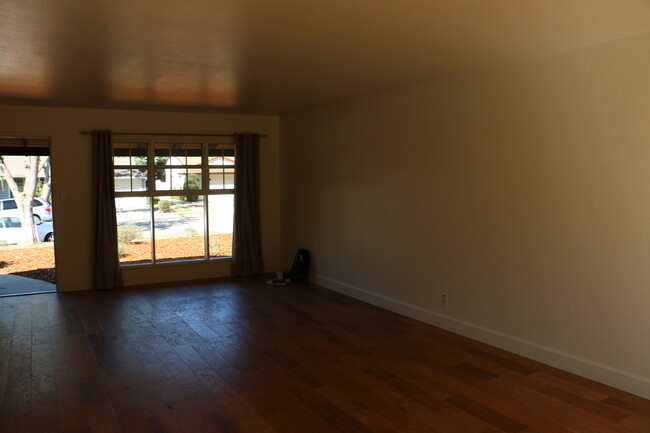 Building Photo - Bishop Peak neighborhood-Fantastic Rental!!