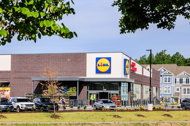 Building Photo - 628 Metro Sta