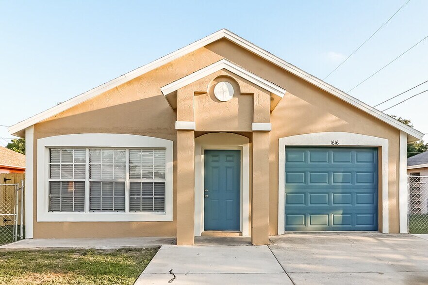 Primary Photo - 1616 27th Ave E
