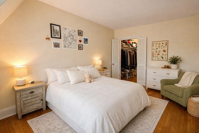 Building Photo - 1748 Beacon St