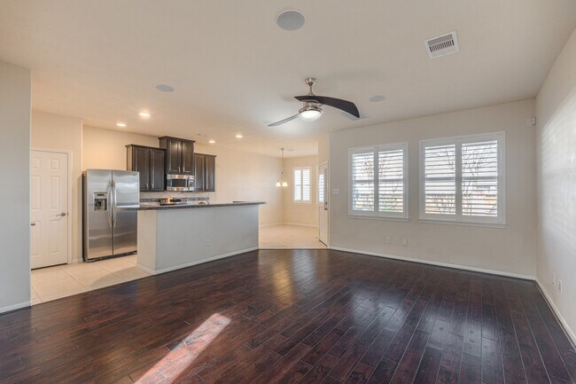 Building Photo - 14310 Silver Hollow Ln