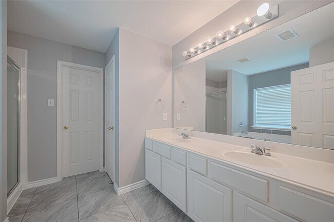 Building Photo - 3927 Flatwood Dr