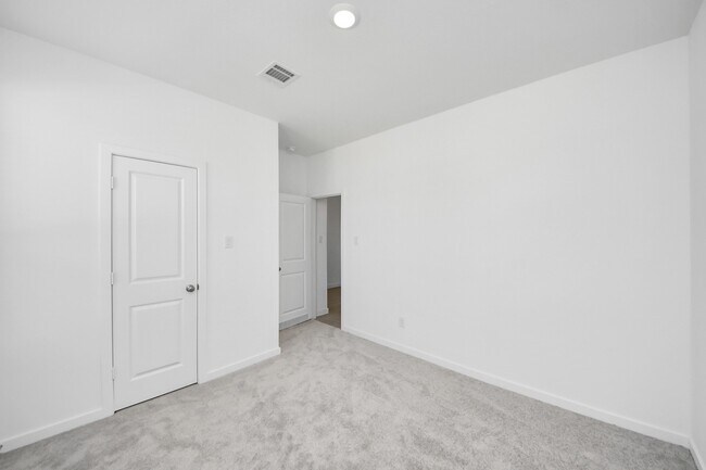 Building Photo - 3029 Avenida Sonoma Dr