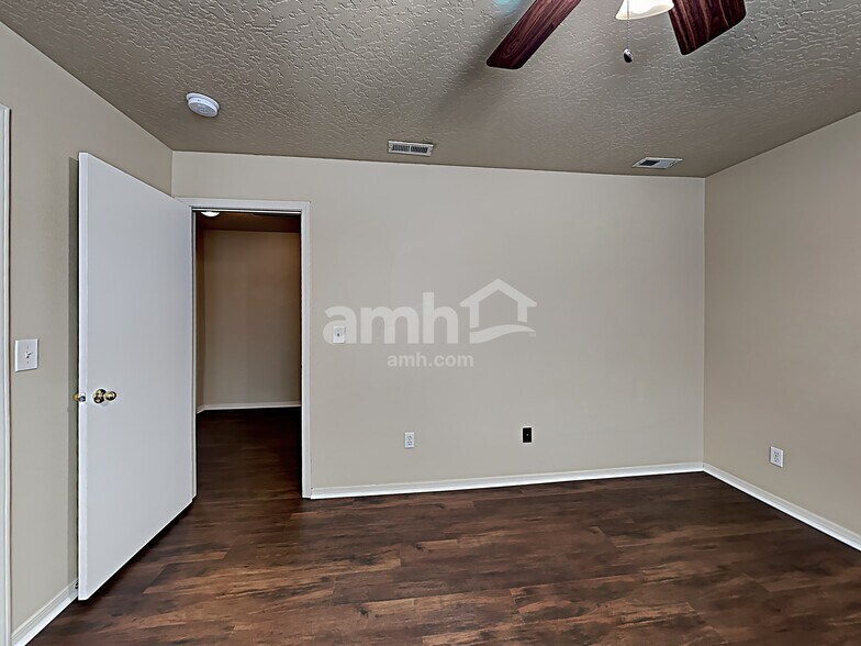 Building Photo - 7309 S Headsail Ave