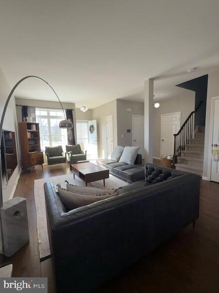 Building Photo - 83 Shelley Cir