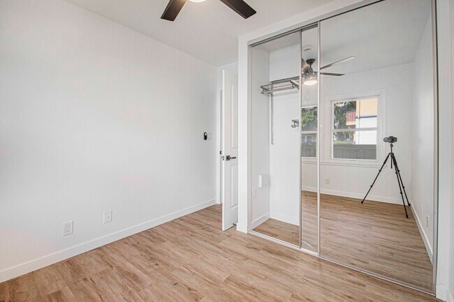 Building Photo - 8748.5 Belford Ave