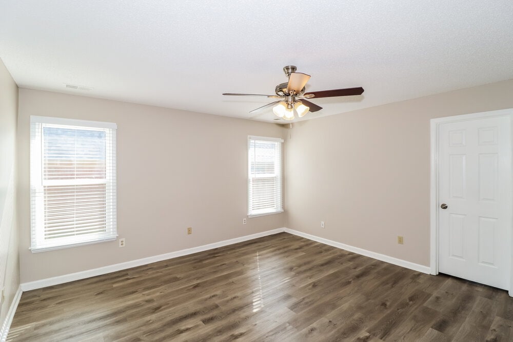Building Photo - 2575 Country Glade Cove S