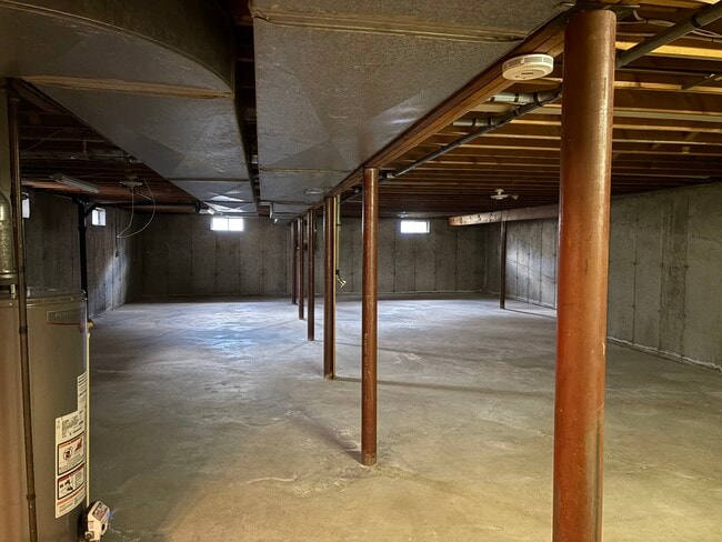 Building Photo - 127 Two Rod Hwy