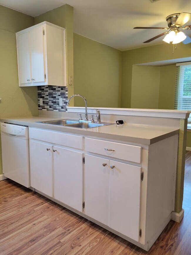 Building Photo - 3BD/2BA Home close to shopping and Ft. Hood in Harker Heights!