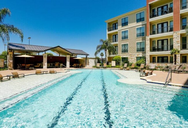 Building Photo - 11200 Broadway St