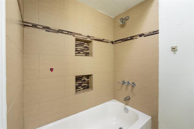 Building Photo - 14215 Haymeadow Dr