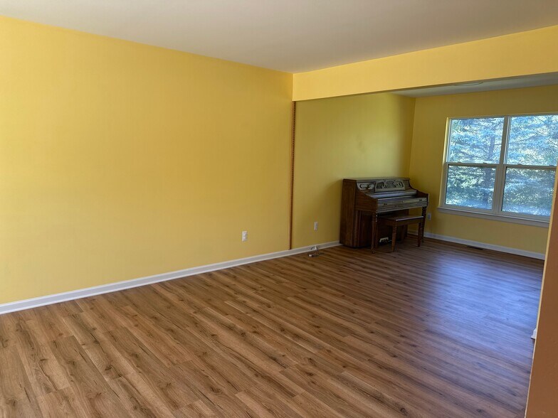 Building Photo - 3195 Otter Creek Ct