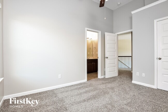 Building Photo - 1690 Long Acre Dr