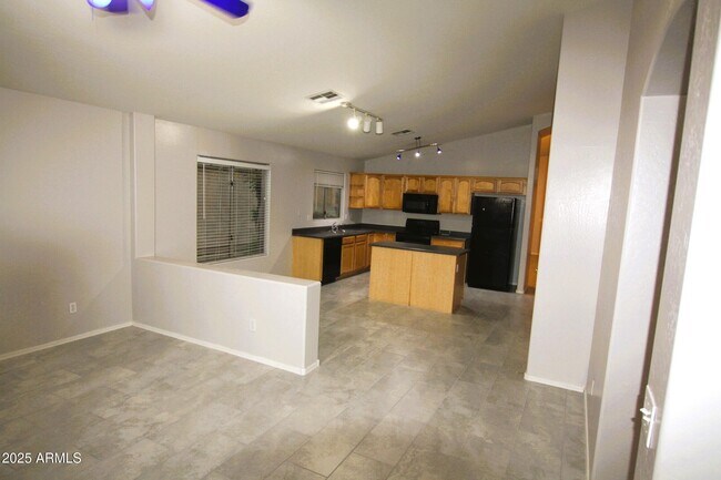 Building Photo - 14129 N 133rd Dr