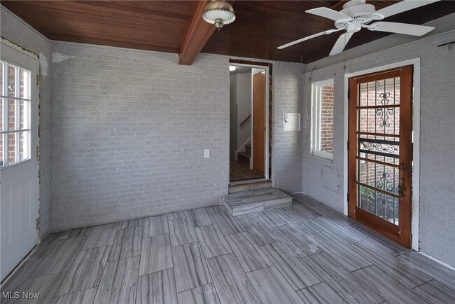 Building Photo - 3146 Warren Rd