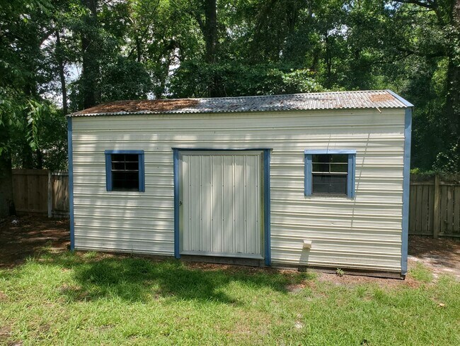Building Photo - 5090 Summer Ridge Rd