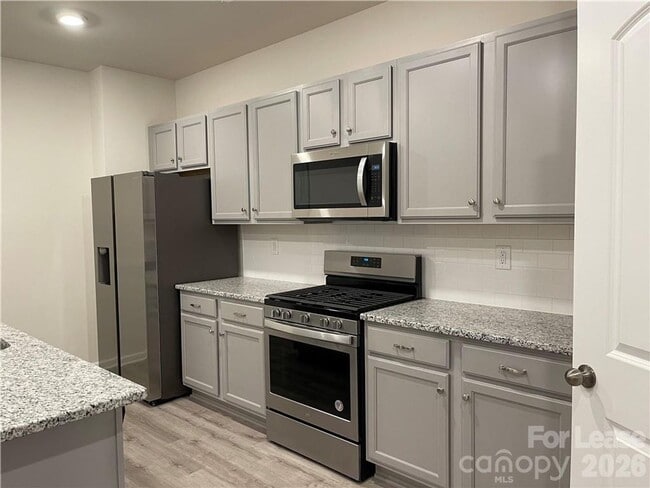 Building Photo - Available for immediate move in!