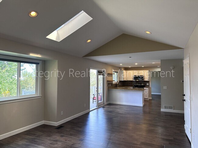 Building Photo - 1 Foothill Ash