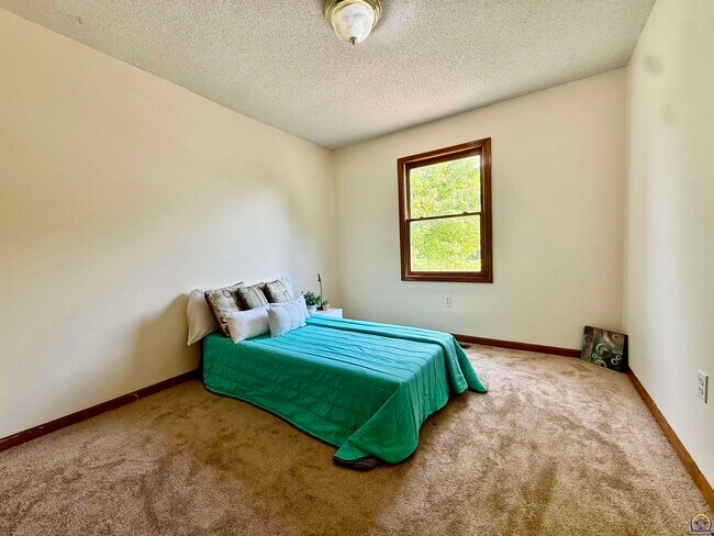Building Photo - 33124 W 87th Terrace
