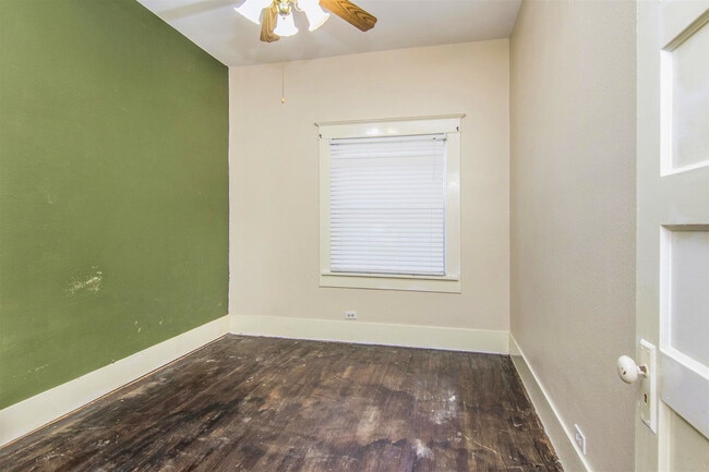 Building Photo - 11844 13th St