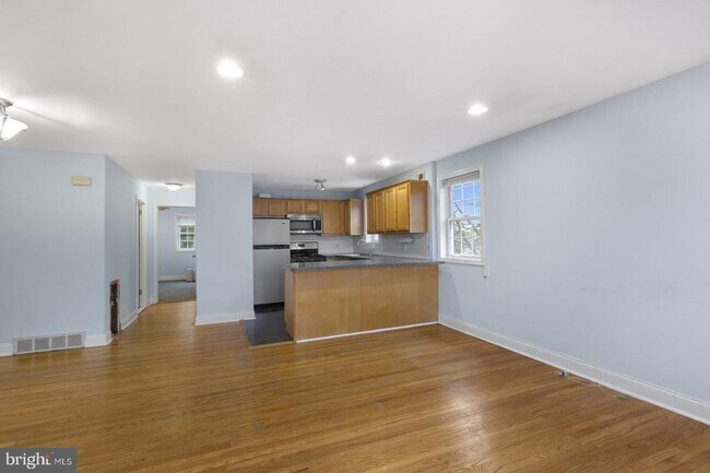 Building Photo - 5443 Houghton Pl