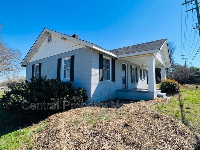 Building Photo - 9112 Asheville Hwy