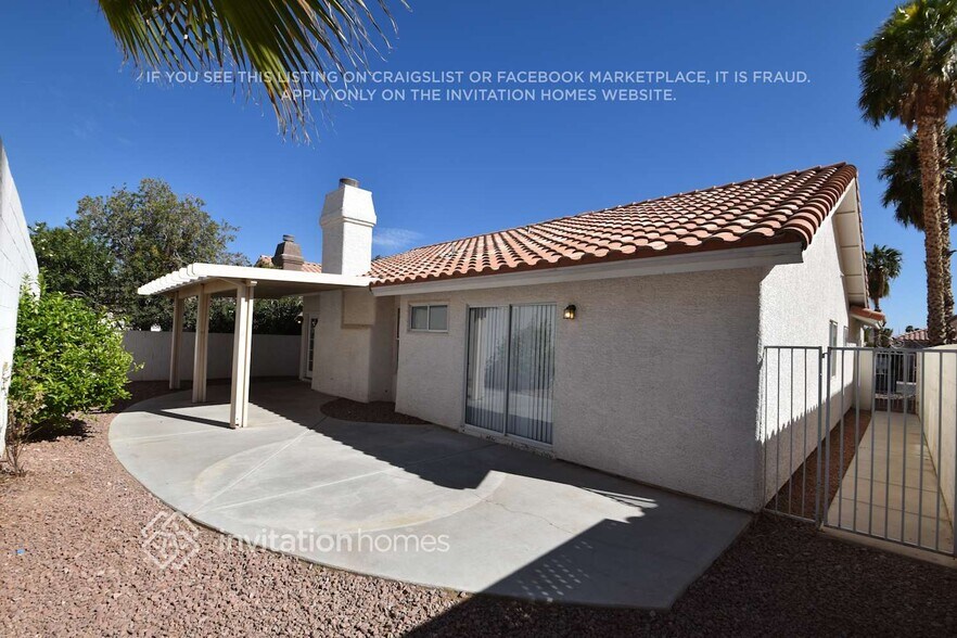 Building Photo - 1516 Los Alamos Dr