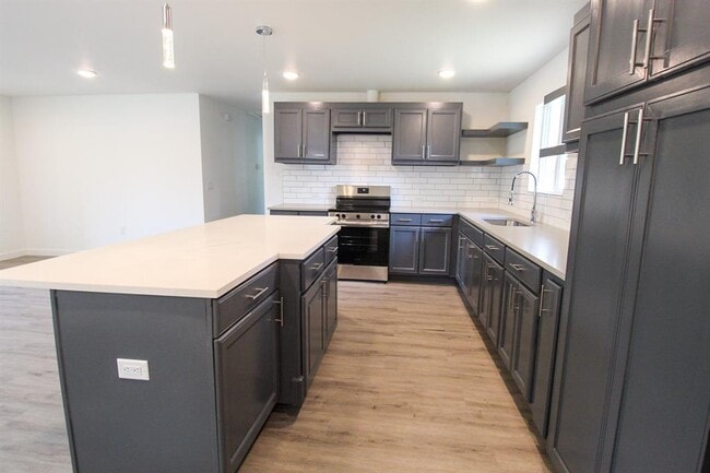 Building Photo - 1100 Monte Vista Dr