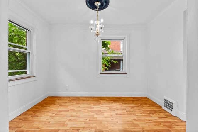 Building Photo - 947 Brintell St