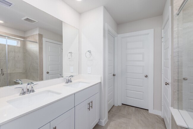 Building Photo - 16703 Sterling Clf St