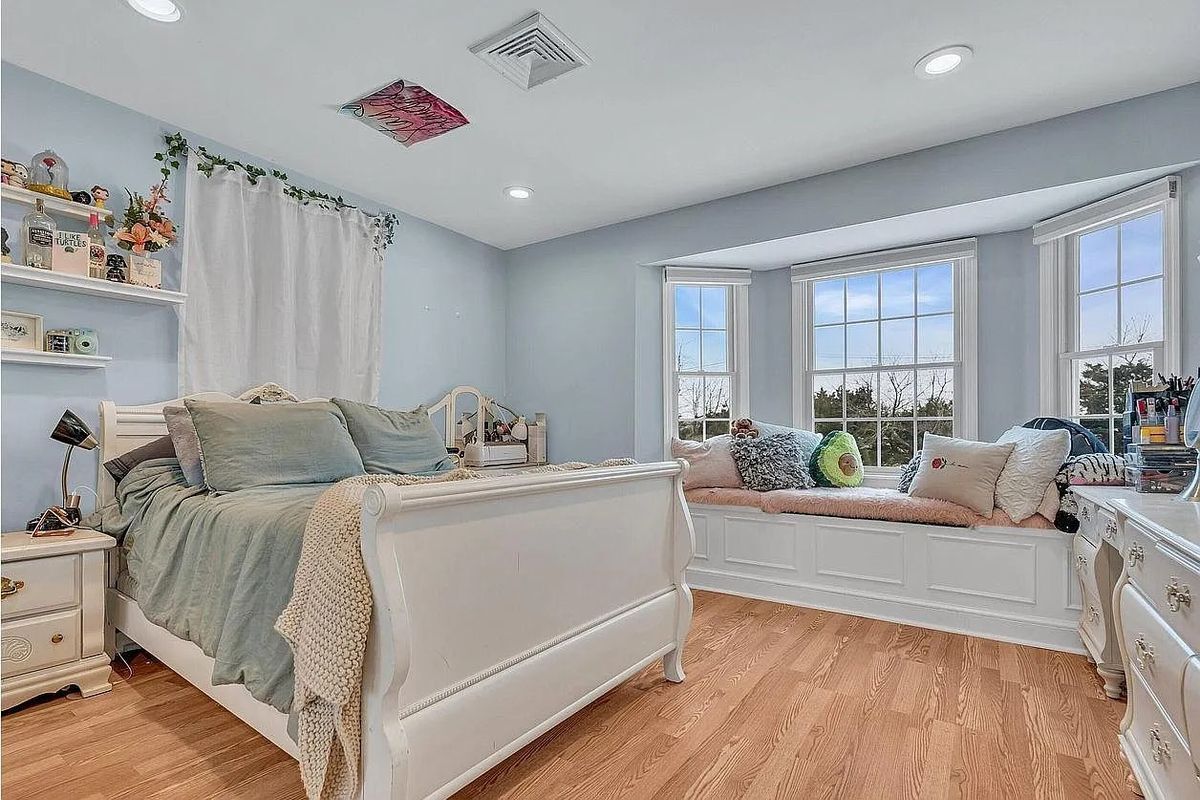 Building Photo - 283 N New Prospect Rd