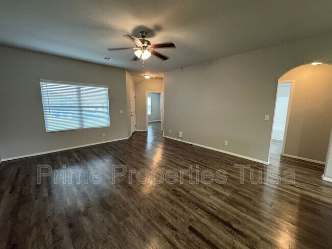 Building Photo - 3707 S 151st E Ave