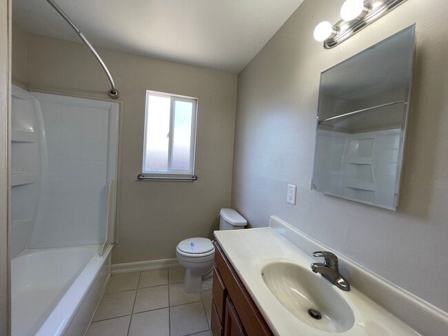 Building Photo - Single Story 3 Bedroom, 2 Bath Single Story Home with Huge Backyard!