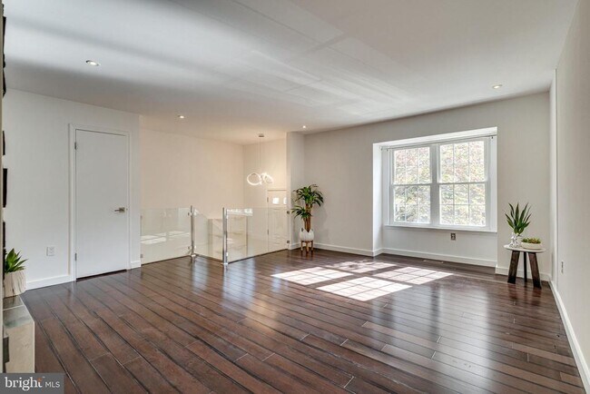 Building Photo - 6153 Forest Creek Ln