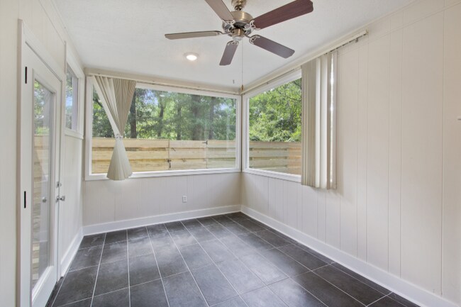 Building Photo - 4146 Robin Dr