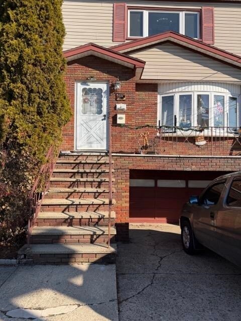 Building Photo - 71 Linnet St