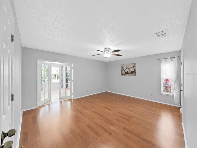 Building Photo - 878 Rustic Oaks Dr