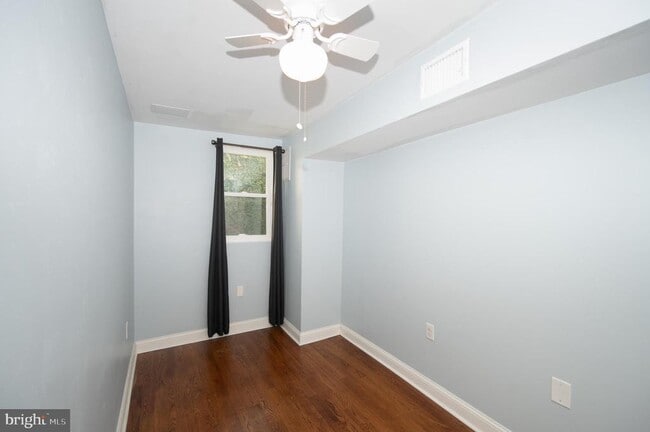 Building Photo - 703 Annin St