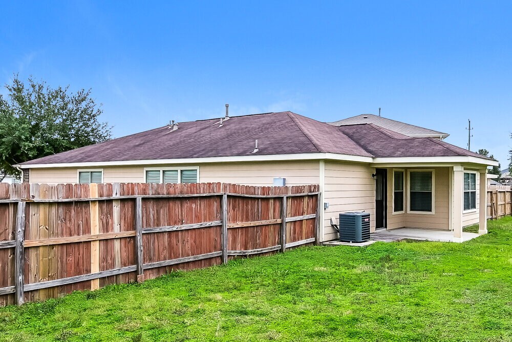 Building Photo - 16030 Arapaho Bend Ln