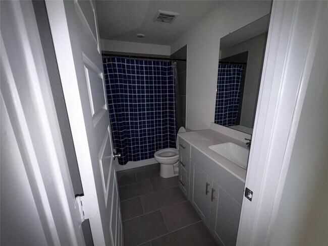 Building Photo - 16628 Sterling Clf St