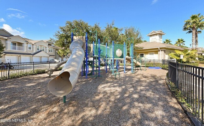 Building Photo - 7047 Deer Lodge Cir
