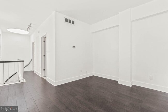 Building Photo - 2114 N St NW