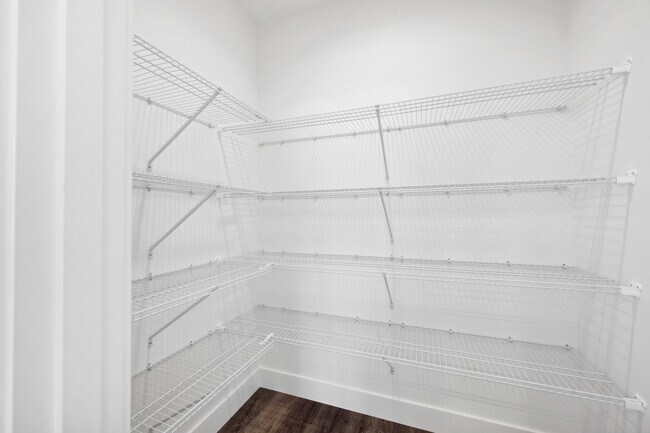 Building Photo - 22 Maiaku St