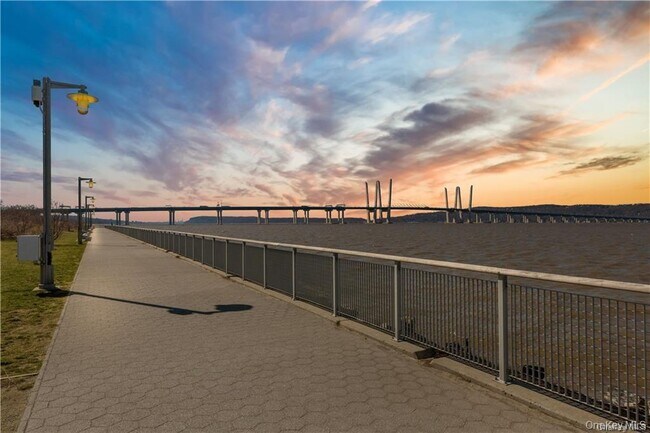 Building Photo - 5 N Washington St